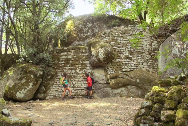 Balade Journée Alta Rocca J2 : A la découverte des sites de l\\'âge du bronze Les balades de Paul 